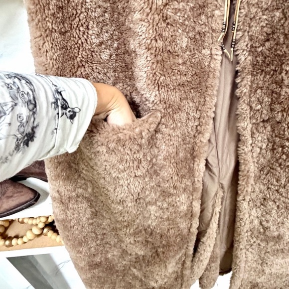 Chalet duster sleeveless TEDDY jacket w farmhouse equestrian country cabin vibe - Picture 5 of 10